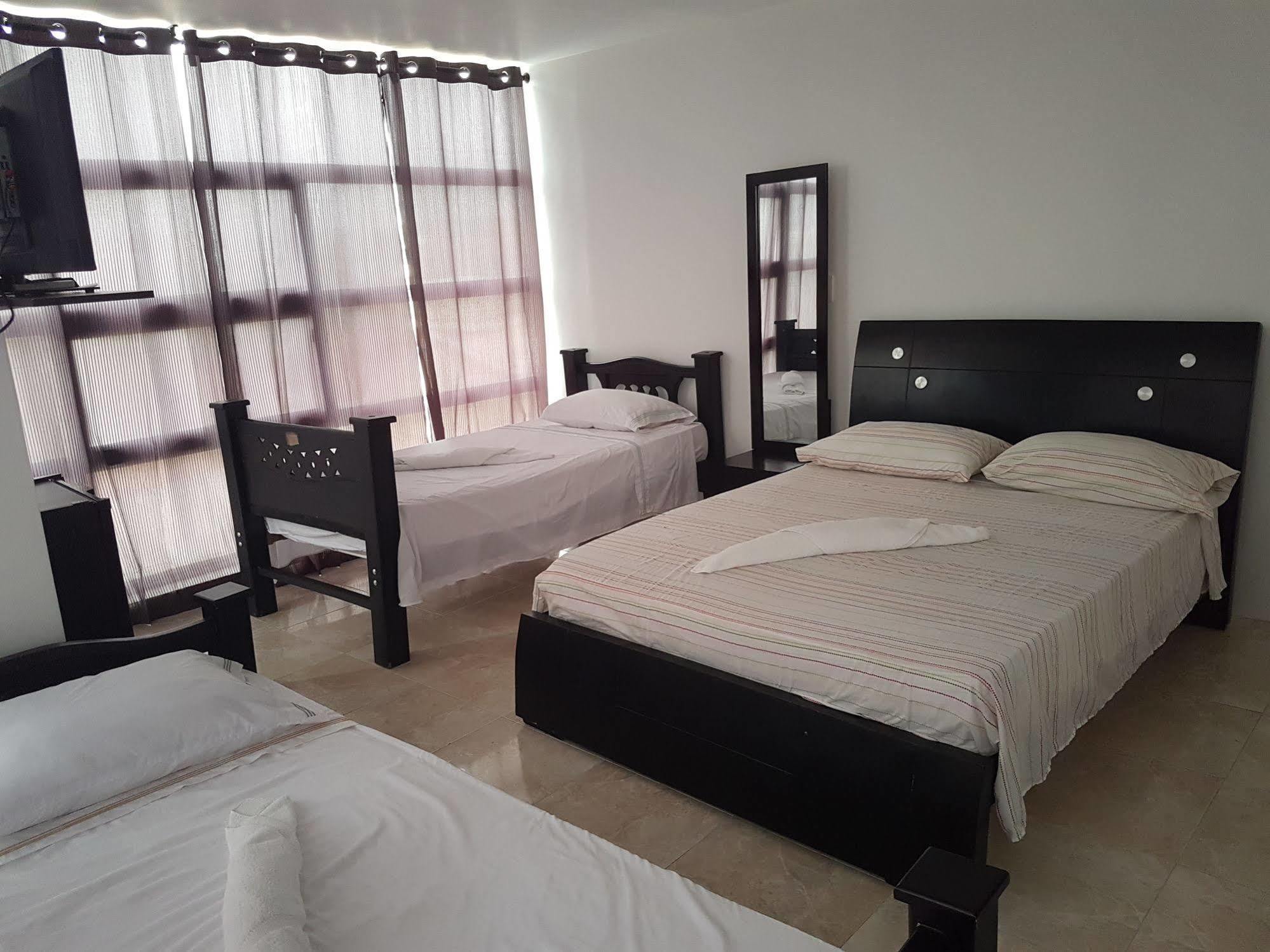 酒店 Hostal Central Beach 2*